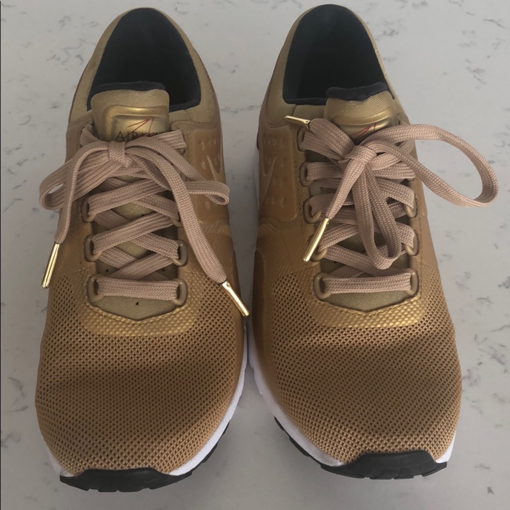 Nike Air Max Zero, size 7.5, gold